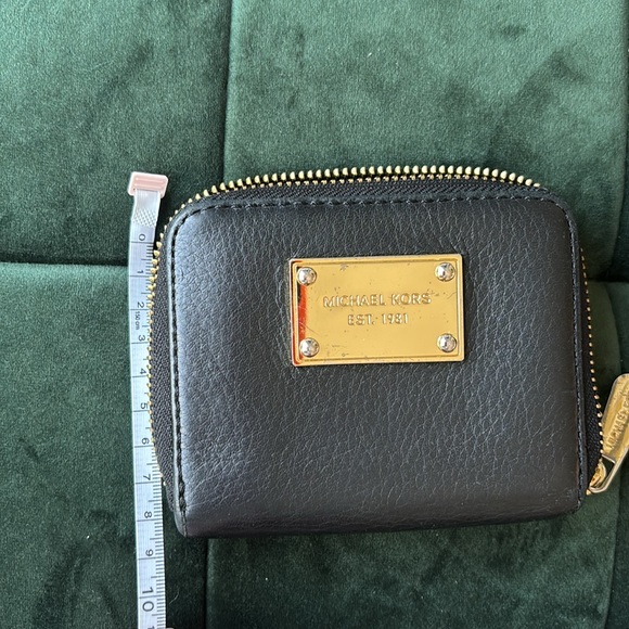 Michael Kors Wallet - Picture 7 of 7
